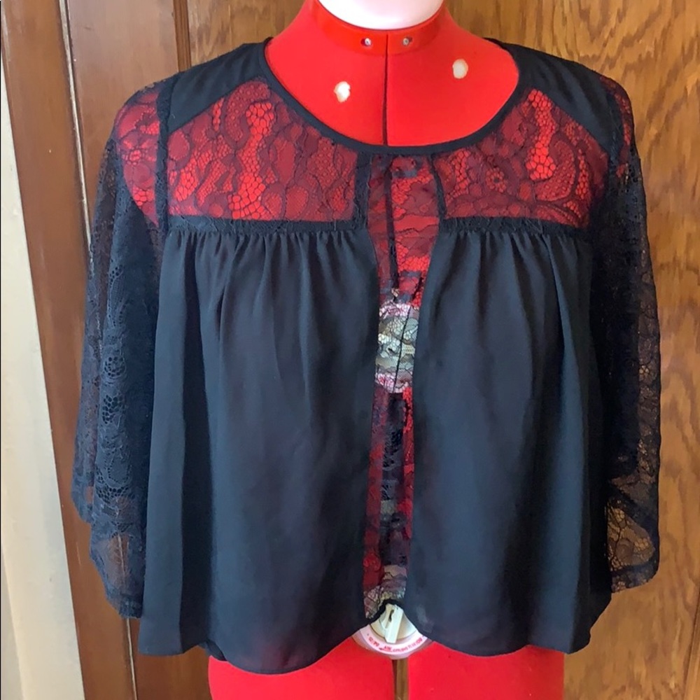 Gianni Bini black witchy boho lace hi low top